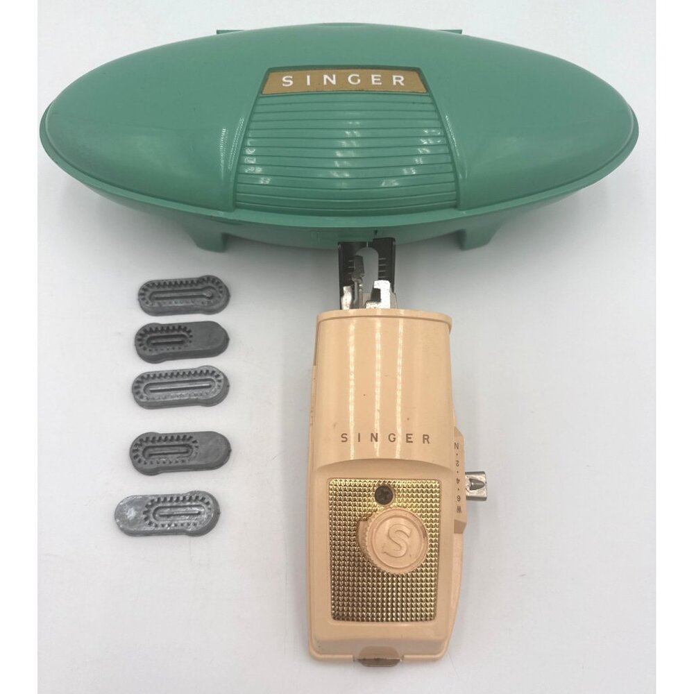 Vintage 60s Singer Buttonholer #2482607 Attachments, Green Retro Case